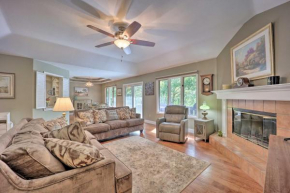 Bella Vista Getaway with Lake Access and Dock!